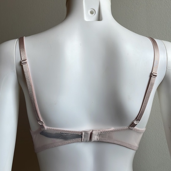 Victoria’s Secret Very Sexy Push Up Bra 36B - Picture 4 of 10